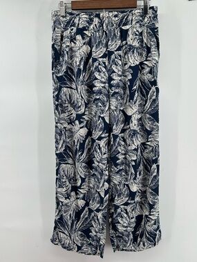 Panama Jack linen blend pants feature a Navy & Cream Tropical Print Women's  L